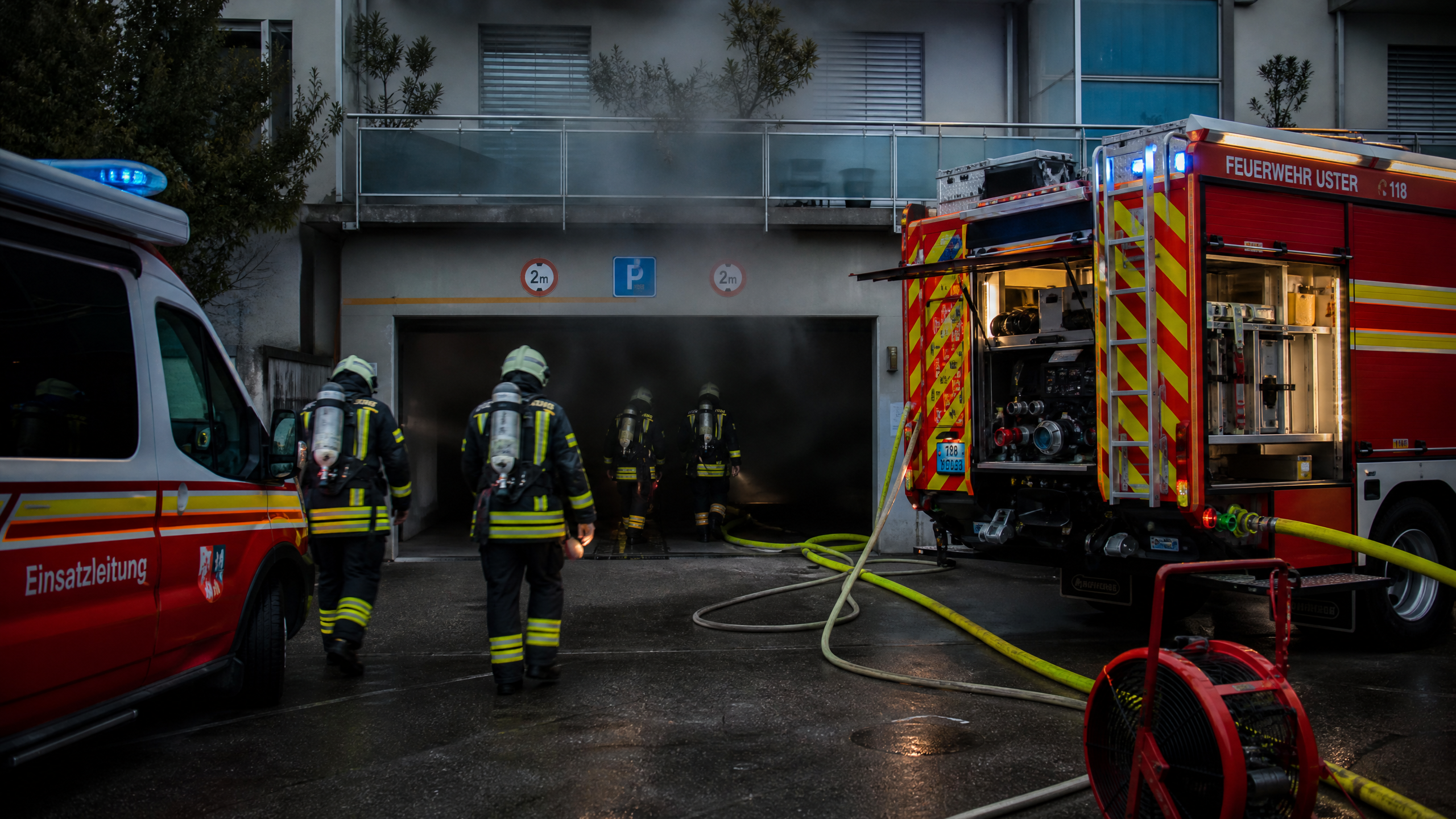 Feuerwehr Ottenbach: E-Bike-Akku Brand mit starker Rauchentwicklung